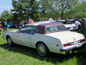 OLDSMOBILE Toronado 1983 1